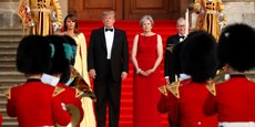 La Première ministre Theresa May a reçu le 12 juillet le président américain au palais de Blenheim, la demeure des Churchill, près d'Oxford, pour un dîner de gala en présence d'une centaine de chefs d'entreprises.