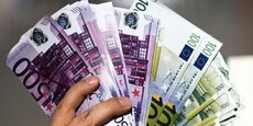 Si les billets de 500 euros ne représentent que 2,1% des faux, ils sont réputés très utilisés dans le blanchiment d'argent, le financement du terrorisme et plus généralement du crime organisé. La BCE cessera bientôt d'émettre la plus grosse coupure euro.