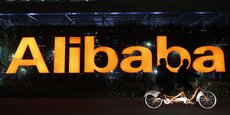 Alibaba, le géant chinois de l'e-commerce, a enregistré un chiffre d'affaires en hausse de 61% à 12,2 milliards de dollars pour le premier trimestre de son exercice décalé, publié ce 23 août.