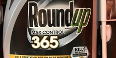 Bayer a annoncé jeudi que le nombre de plaintes déposées aux Etats-Unis contre Monsanto, qu'il vient de racheter, s'établissait à 8.000 à fin juillet. Ce décompte a été établi avant la lourde condamnation dont le fabricant du Roundup a écopé le 10 août, lorsqu'un jury californien a considéré que le désherbant était à l'origine du cancer développé par un agent d'entretien et a condamné Monsanto à lui verser 289 millions de dollars.