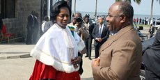 Marie Madeleine Mborantsuo, la présidente de la Cour Constitutionnelle gabonaise, aux côtés du président Ali Bongo.