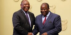 C'est dans une ambiance très décontractée que s'est tenue, dans la soirée de mardi 9 octobre à Cape Town, la cérémonie de prestation de serment de Tito Mboweni en qualité de ministre des Finances d'Afrique du Sud, sous la présidence de Cyril Ramaphosa.