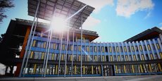 Depuis mars 2017, l'immeuble Delta Green est le premier bâtiment mixte qui fonctionne à l'hydrogène. Sur les toits des 8.000 m² de bureaux, logements et services, se trouvent trois champs de panneaux photovoltaïques qui produisent de l'électricité.