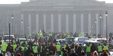 Rassemblement des Gilets jaunes devant l'Assemblée nationale, à Paris, le 17 novembre 2018.
