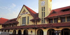 Le Chemin de fer Congo-Océan (CFCO) est un établissement public de la République du Congo qui exploite un réseau de chemin de fer de 885 km. Ici, la gare ferroviaire de Pointe-Noire.