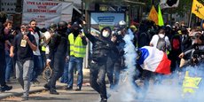 Des premiers heurts ont eu lieu entre manifestants et force de l'ordre à Paris.