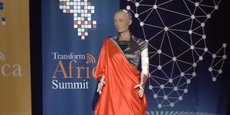 A Kigali, parmi les invités de marque au Transform Africa Summit, Sophia, le robot humanoïde qui, après une brève interaction «on stage», s’est exprimé sur la valeur de l’innovation africaine pour la planète.