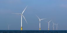 A Saint-Nazaire, où devrait être mis en service en 2022 le premier parc éolien en mer français, porté par EDF, près de 800 rencontres dont 300 réunions publiques et permanences ont déjà été organisées.