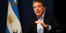 La crise économique que connaît l'Argentine s'est aggravée après le revers électoral du président Mauricio Macri lors des primaires au sein de son parti pour la présidentielle d'octobre.