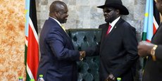 Riek Machar, Premier vice-président du Sud-Soudan (non encore officiellement nommé) et Salva Kiir, président du Sud-Soudan.