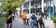 Trois sites Campus connectés viennent d'être ouverts en Occitanie, permettant à des étudiants de suivre des formations proposées par les Universités de la région.