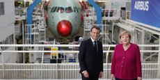 Emmanuel Macron et Angela Merkel ont rendu visite aux salariés de la chaîne d'assemblage de l'A350 à Toulouse.