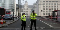 Le périmètre est encore bloqué sur le London Bridge ce samedi 30 novembre, au lendemain de l'attaque au couteau qui a fait deux morts, en plus de l'auteur, déjà condamné pour des faits de terrorisme.