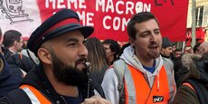 Paris, le 17 décembre 2019. Des cheminots en grève manifestent durant le 13e jour de mobilisation contre le projet de réforme des retraites.