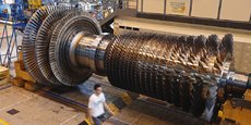 Une turbine à gaz en construction, en 2014, à l'usine GE de Belfort. Le ministère de la Justice américaine est soupçonné d’avoir mené une enquête pour corruption à l’encontre d’Alstom pour favoriser la prise de contrôle de la branche Energie de l’entreprise par GE.