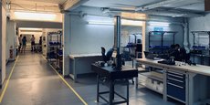 Au sous-sol de ses locaux, situés dans le 14ème arrondissement de Paris, la startup Kickmaker dispose d'une micro-usine de 300 mètres carrés.