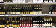 La grande distribution a été accusée d'orienter les prix vers le bas et de brouiller les cartes au sein des appellations des vins d'Alsace.