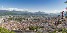Si Saint-Etienne supporte la 2e place du classement des 20 villes où le poids de la taxe foncière demeure le plus élevé (1.065 euros par année) la ville de Grenoble figure elle aussi dans le top 10, avec une taxe foncière à 1.381 euros annuels, qui se pose comme l'héritage de plusieurs décennies.
