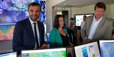 Michael Delafosse et Coralie Mantion, candidats de la liste Montpellier unie, et Yannick Jadot, député européen EELV, étaient en visite chez Predict Services à Montpellier le 24 juin 2020.