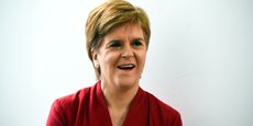 Le peuple d'Ecosse a voté pour donner aux partis pro-indépendance une majorité au Parlement écossais, s'est félicitée Nicola Sturgeon devant ses partisans.