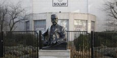 Solvay précise que la transaction débouchera sur une dépréciation de l'ordre de 420 millions d'euros qui impactera le bénéfice net du deuxième trimestre. | REUTERS