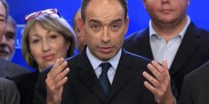 Jean-François Copé préconise 130 milliards d'euros d'économies sur les dépenses publiques. Il évoque la baisse du nombre d'élus...