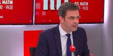Olivier Véran, ce matin au micro de RTL: On a dépassé les 2.000 vaccinations hier, d'ici jeudi on va augmenter encore de façon très importante, on va être sur une courbe exponentielle.