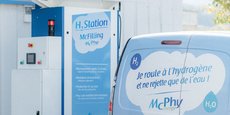 McPhy fabrique actuellement 20 stations de recharge par an et entend passer à 100 dès 2022 grâce à l'ouverture d'une nouvelle usine en France. D'ici 2024, une gigafactory d'électrolyseurs verra aussi le jour dans l'Hexagone. Son implantation doit être décidée cet été.