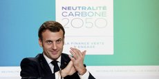 Le président Emmanuel Macron lors d'une visio-conférence de la réunion Finance climat, perspective neutralité carbone 2050, au palais de l'Elysée, à Paris, France, le 12 décembre 2020.