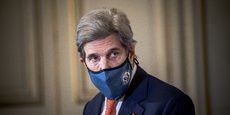 Photo d'illustration: l'envoyé spécial du président des Etats-Unis pour le climat, John Kerry, en visite à Paris, le 11 mars 2021, pour rencontrer notamment la ministre de la Transition écologique Barbara Pompili.