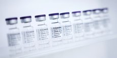 L'Organisation mondiale de la santé (OMS) avait indiqué que faute de « données adéquates », elle ne pouvait pas encore faire de recommandation sur un changement de vaccin anti-Covid entre deux doses.