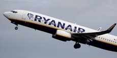 L'appareil de Ryanair a été contraint de changer de direction par un avion de chasse et un hélicoptère alors qu'il traversait l'espace aérien biélorusse, a déclaré la présidence lituanienne.