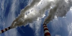 L'exécutif européen entend relever le coût des émissions de dioxyde de carbone (CO2) imputables à différentes activités comme au chauffage, aux transports et à l'industrie tout en taxant davantage les carburants d'aviation et les combustibles maritimes.
