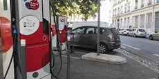 La Métropole de Lyon vient d'adopter son Schéma directeur pour les infrastructures de recharge pour véhicules électriques, visant à multiplier par deux le nombre de bornes en trois ans.