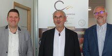 Le nouveau président de la Coopération Agricole d’Occitanie Jean-Pierre Arcoutel (au centre), entouré de Ludovic Roux et Boris Calmette, le 22 octobre 2021.