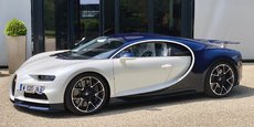 Molsheim limitera à 500 exemplaires la production de la Bugatti Chiron dont 40 unités restent à vendre. Depuis son lancement en 2017, les acquéreurs ont dépensé en moyenne 2,8 millions d'euros dont 300.000 euros d'options, hors taxes, pour la Chiron dont le moteur 16 cylindres développe entre 1.500 et 1.600 chevaux.