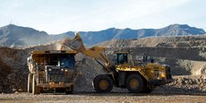 La mine de Moutain Pass, en Californie, est chargée de terres rares. 100% de l'extraction de minerais est ensuite envoyée en Chine pour être raffinée.