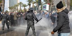 UN MANIFESTANT TUNISIEN TUÉ PAR LA POLICE, SELON DES MILITANTS