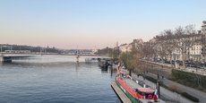 Ce n'est cette fois pas sur le Rhône (ci-contre), mais sur la Saône que le projet de la majorité écologiste vise à lancer une première navette de transport fluvial, intégrée au réseau de transports en commun TCL.