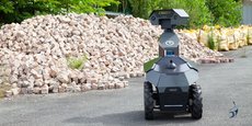 GR 100, le robot autonome de surveillance fabriqué en France par les Bordelais de Running Brains fait partie des projets qui expérimentent la 5G au sein du 5G Lab d'Orange à Eysines (Bordeaux Métropole).