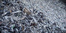 Novamet transforme les déchets aluminium qui lui arrive bruts sous leur forme d'origine en un matériau prêt à affiner.
