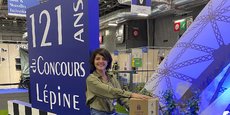 Laetitia Ouspointour inventrice médaillée d'argent au Concours Lépine 2022, avec son atelier de dégustation portable.