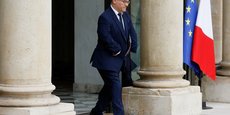 FRANCE: ABAD RÉFUTE LES ACCUSATIONS DE VIOL ET RESTE MINISTRE