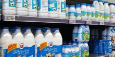 Pour les produits laitiers, le prix des yaourts a augmenté de 4,5% entre juin 2021 et juin 2022, le lait demi-écrémé en brique ou en bouteille de 4,5%, le beurre de 9,8% et le fromage de 5,2%.