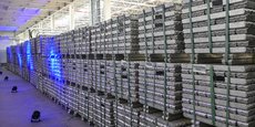 Stocke de lingots d'aluminium dans l'usine Tesla de Berlin.