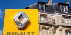 Photo d'archives montrant le logo du constructeur automobile Renault à Paris