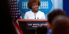 La porte-parole de la Maison blanche Karine Jean-Pierre tient le point de presse quotidien à la Maison Blanche