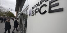 Logo à l'entrée du siège social du Groupe BPCE