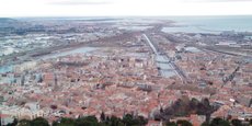 Le territoire de Sète-Thau-Frontignan fait l'objet d'un suivi de la qualité de l'air et nuisances sonores en raison de ses différents bassins d'activité (industriels, portuaires, touristiques, agricoles).