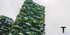 À Milan, les tours Bosco Verticale (forêts verticales) créées par l’architecte Stefano Boeri comptent plus de 20 000 plantes et arbres, soit l’équivalent de deux hectares de forêt sur deux immeubles. Inaugurées en 2014, ces tours végétales ont, depuis, été la source de projets similaires de par le monde.